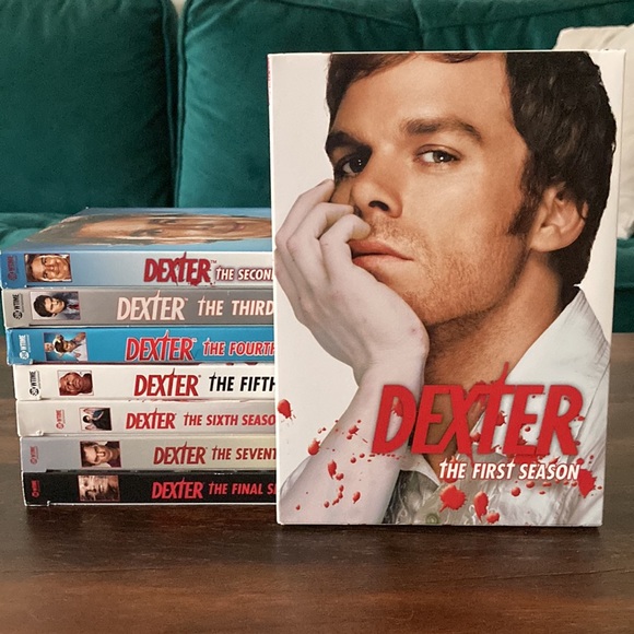 ❌SOLD❌Dexter DVDs - Series 1-8 - Picture 1 of 3